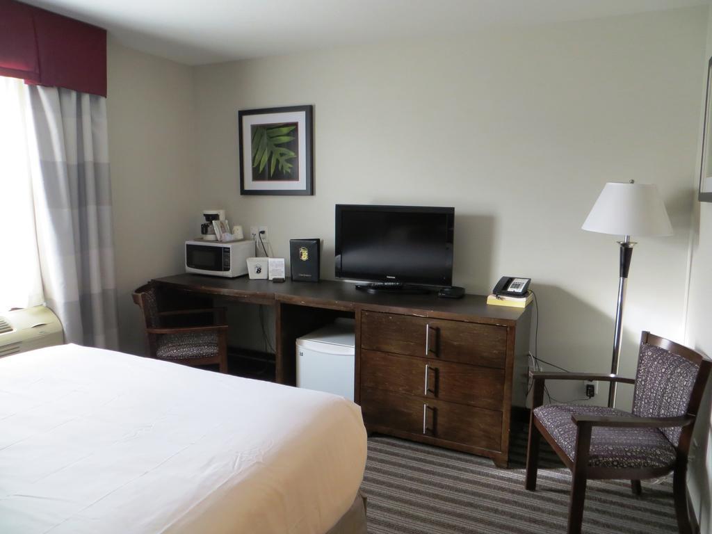 Hotel Super 8 By Wyndham Saskatoon Near Downtown Extérieur photo