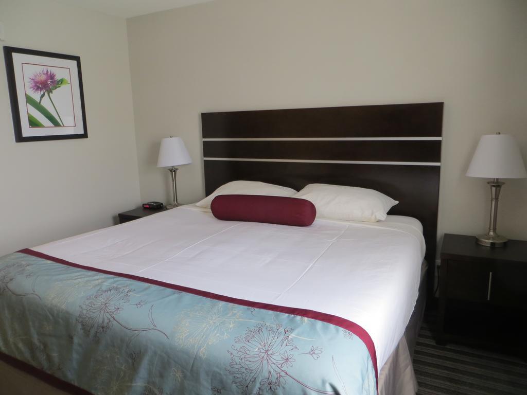 Hotel Super 8 By Wyndham Saskatoon Near Downtown Extérieur photo