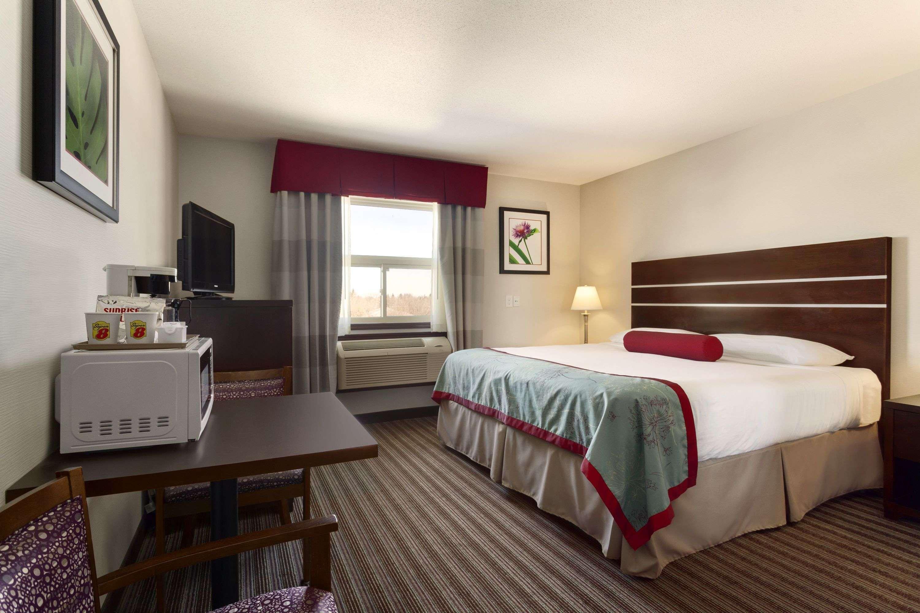 Hotel Super 8 By Wyndham Saskatoon Near Downtown Extérieur photo